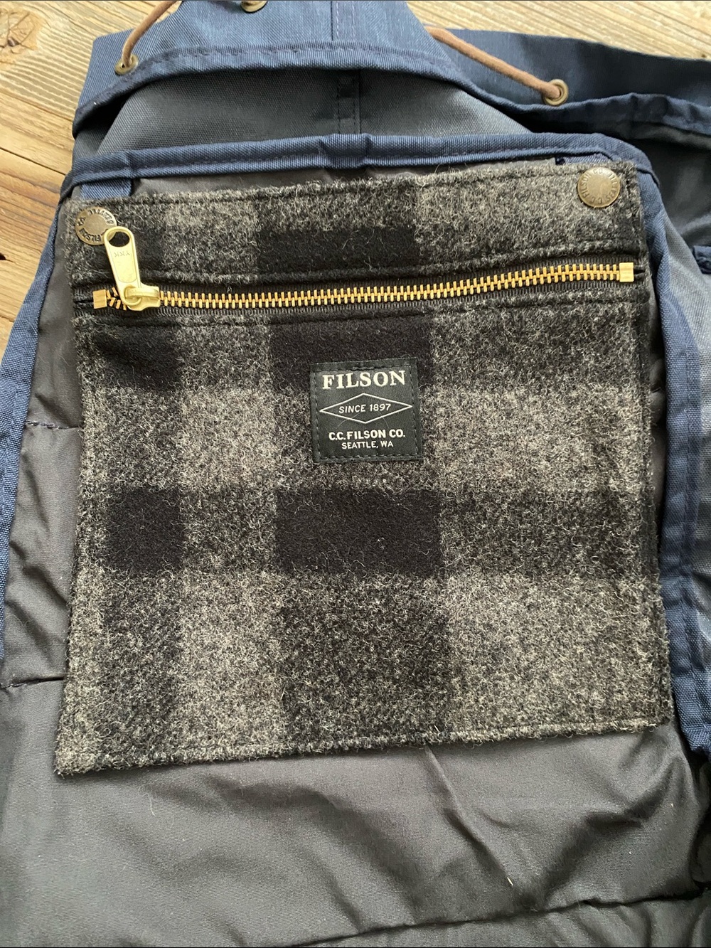 Filson Alaska Outfitters Blue/Brown Drawstring Backpack. - Picture 5 of 13
